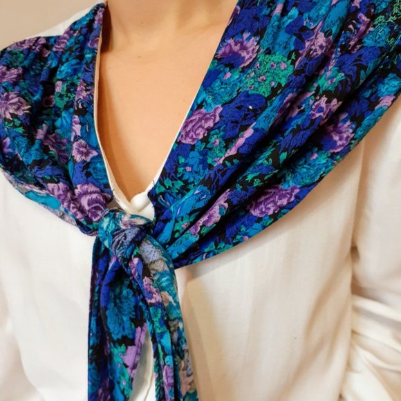 Vintage shirt with integrated scarf - Picture 3 of 3